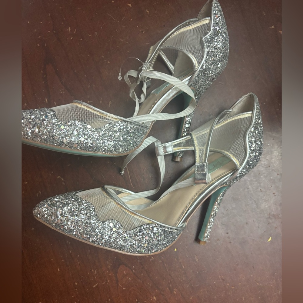 Betsy Johnson size 6 glitter and bling luxury  heels bridal wedding iris party